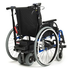 De V-Drive is een elektromotor die de rolstoelbegeleider helpt bij het duwen van de rolstoel.